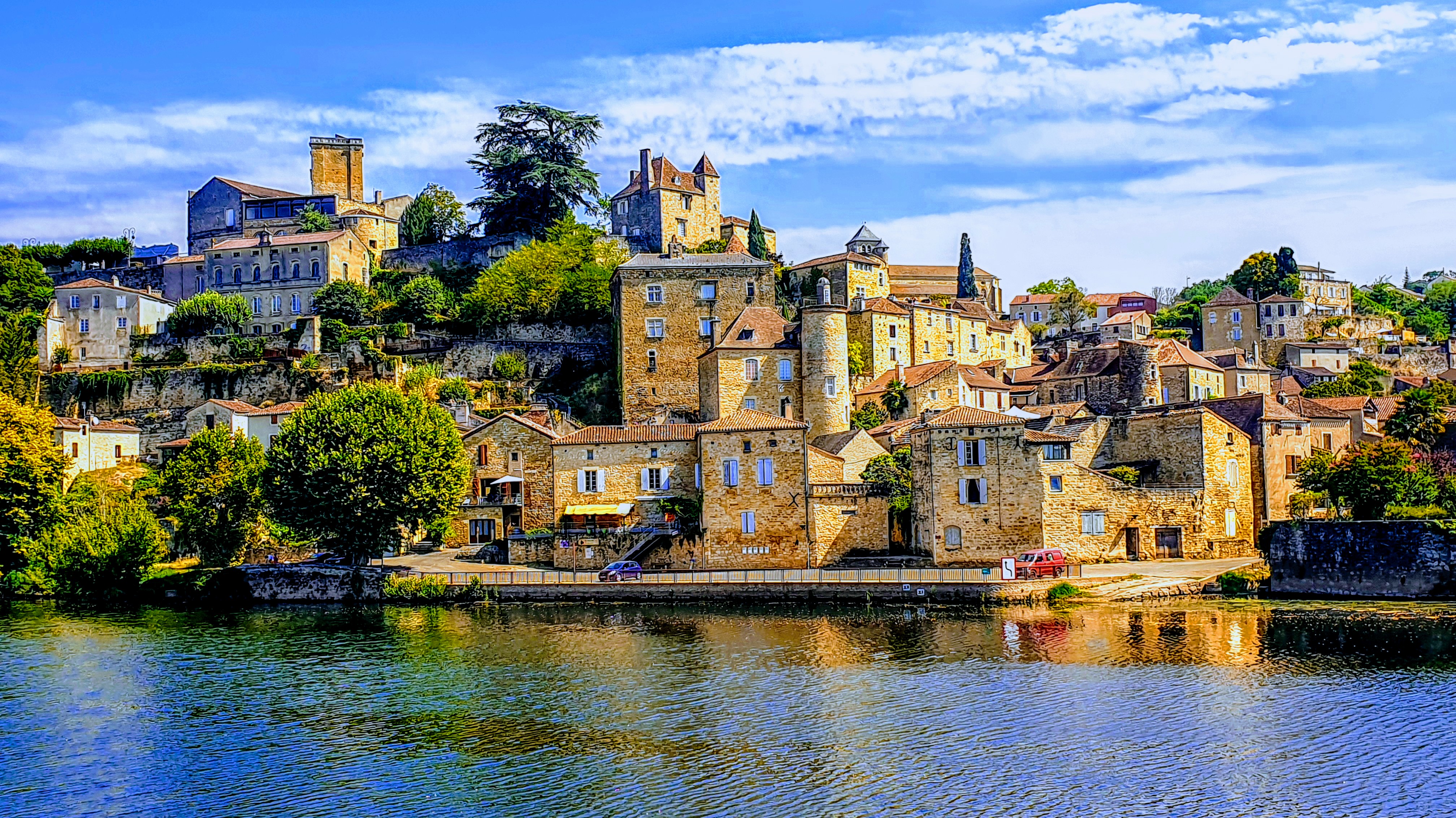 Site médiéval de Puy-l'Évêque Site médiéval de Puy-l'Évêque