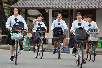 Écolières de Kumamoto, Japon