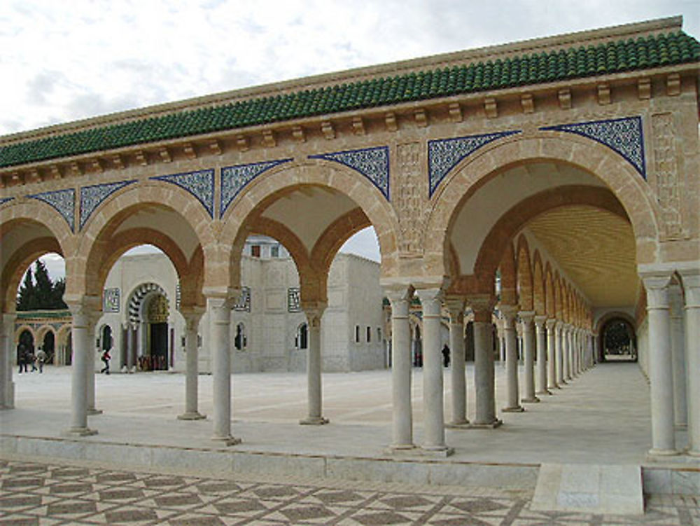 Arcades du Mausolée Bourguiba