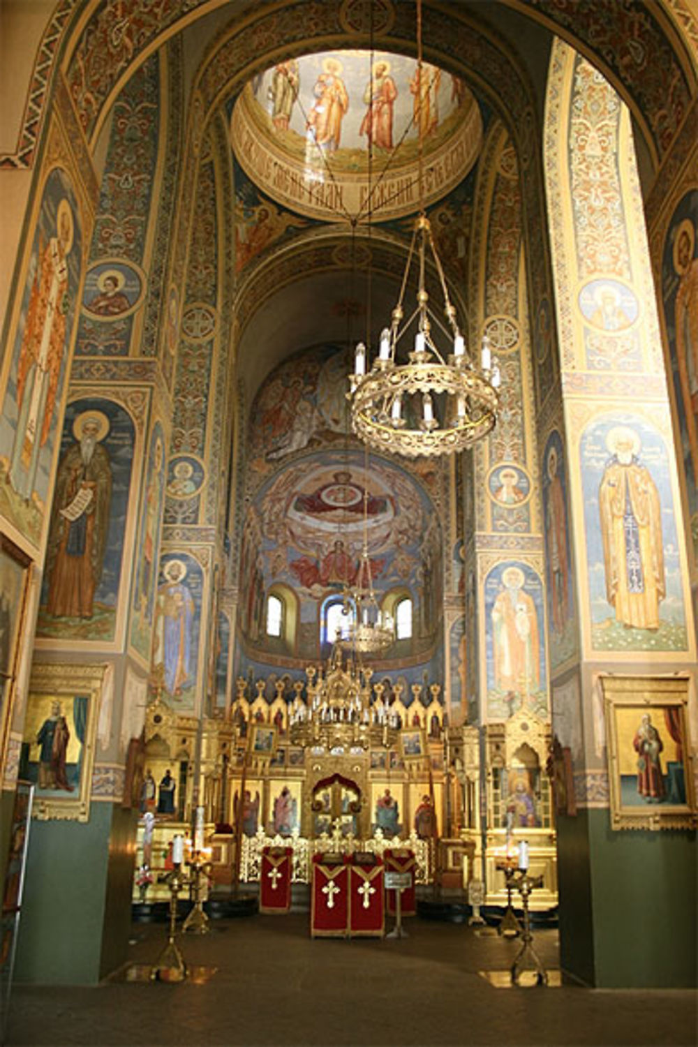 Intérieur de l'église-mémorial de la Nativité