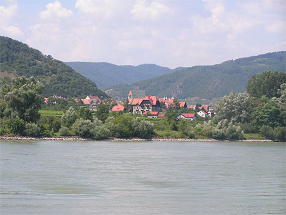 Village au bord du Danube