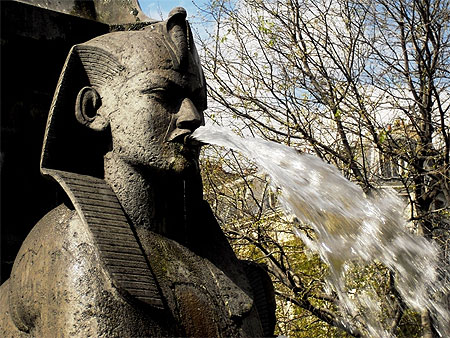 Sphinx de la Fontaine de la Victoire Sphinx de la Fontaine de la Victoire