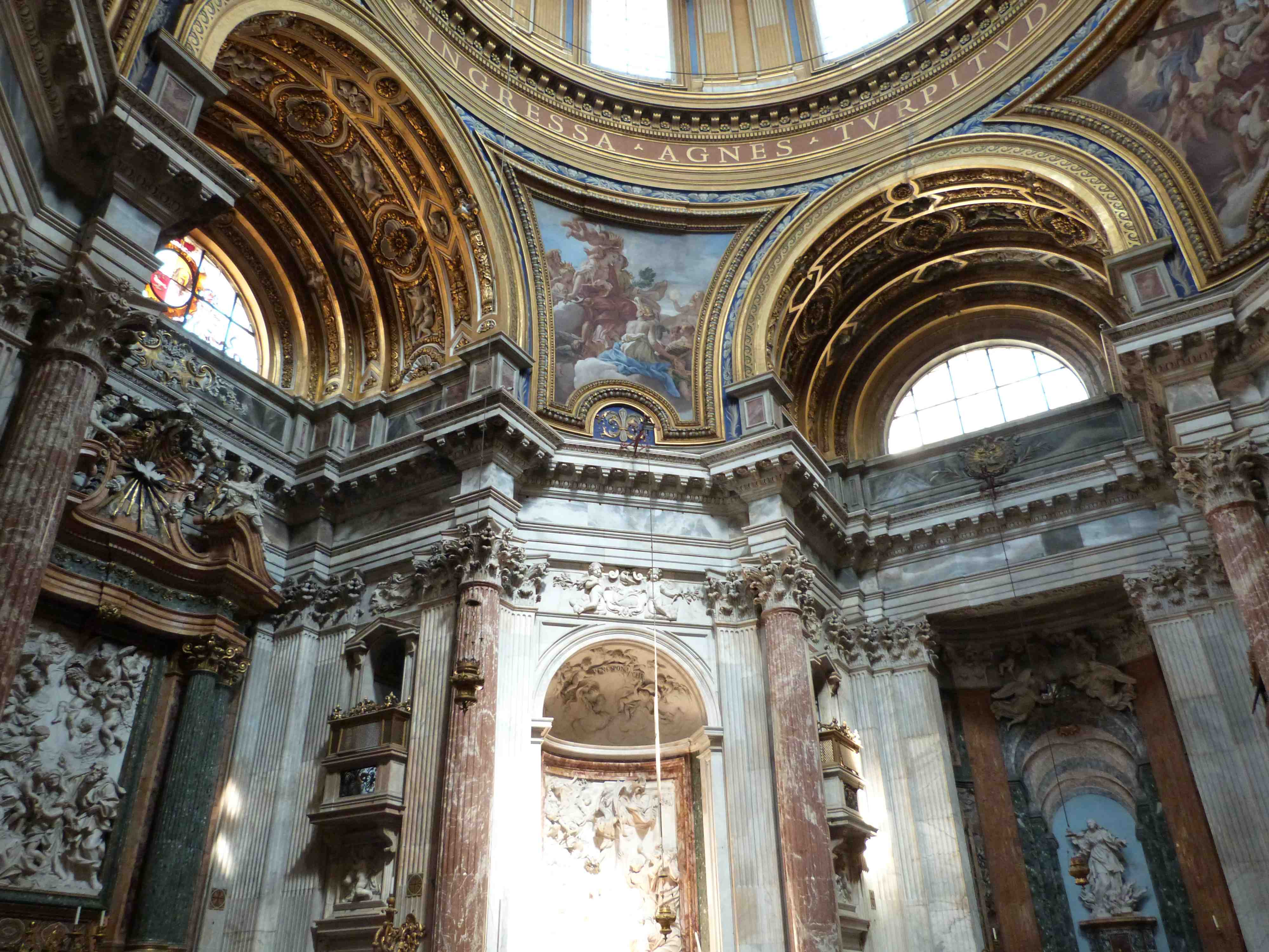 Intérieur de l'Eglise Sant'Agnese in Agone Intérieur de l'Eglise Sant'Agnese in Agone