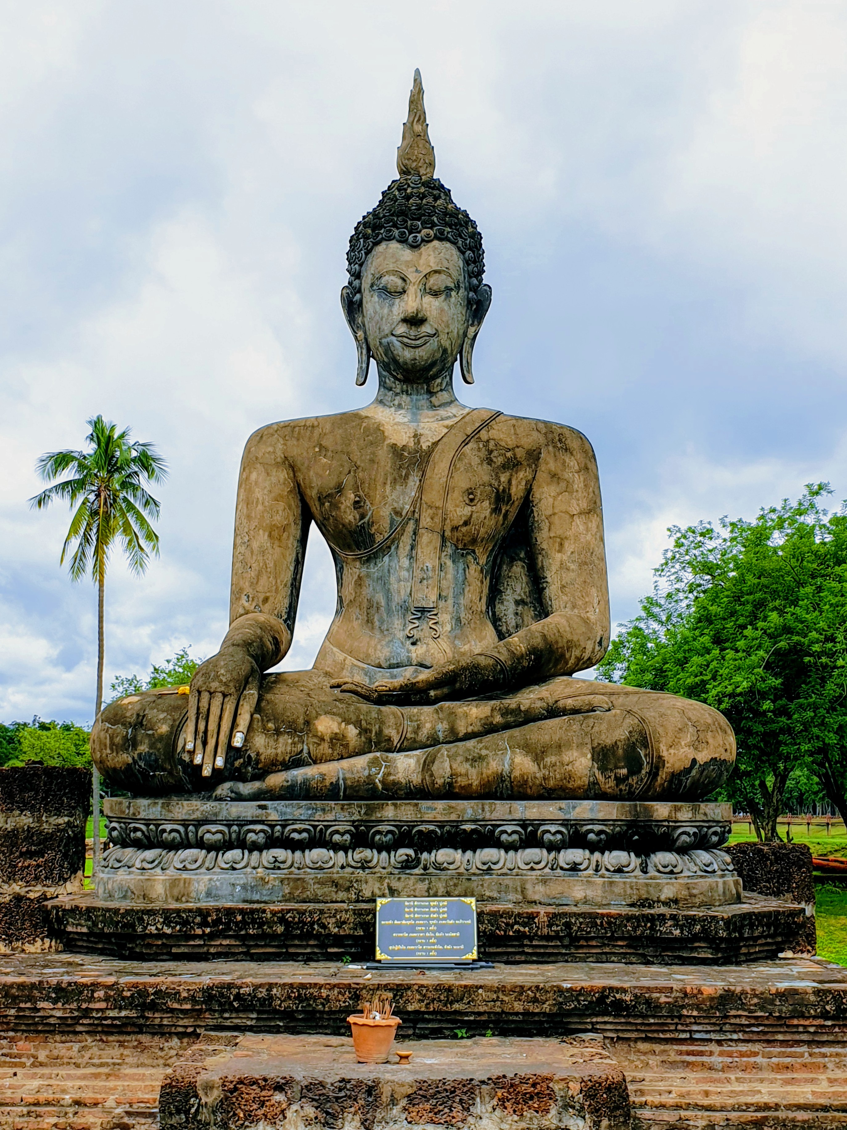 Magnifique Bouddha à Sukhothai Magnifique Bouddha à Sukhothai