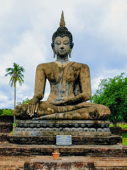 Magnifique Bouddha à Sukhothai