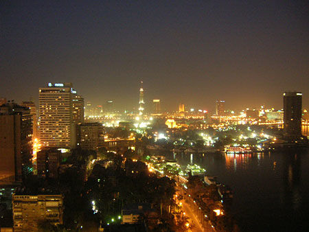 Vue sur le Nil de nuit