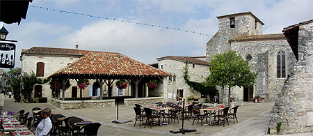Le village de Pujols Le village de Pujols