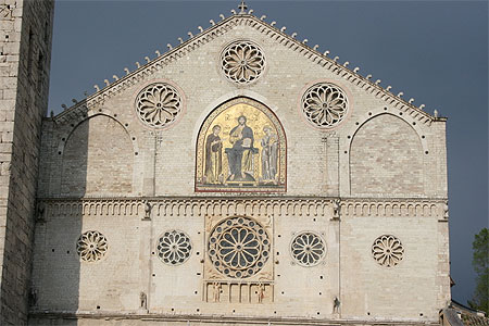 Façade de la Cathédrale de Spolète Façade de la Cathédrale de Spolète