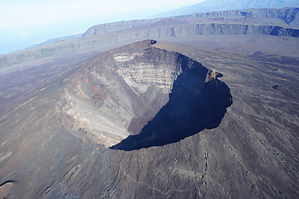 Cratère volcan piton de la Fournaise