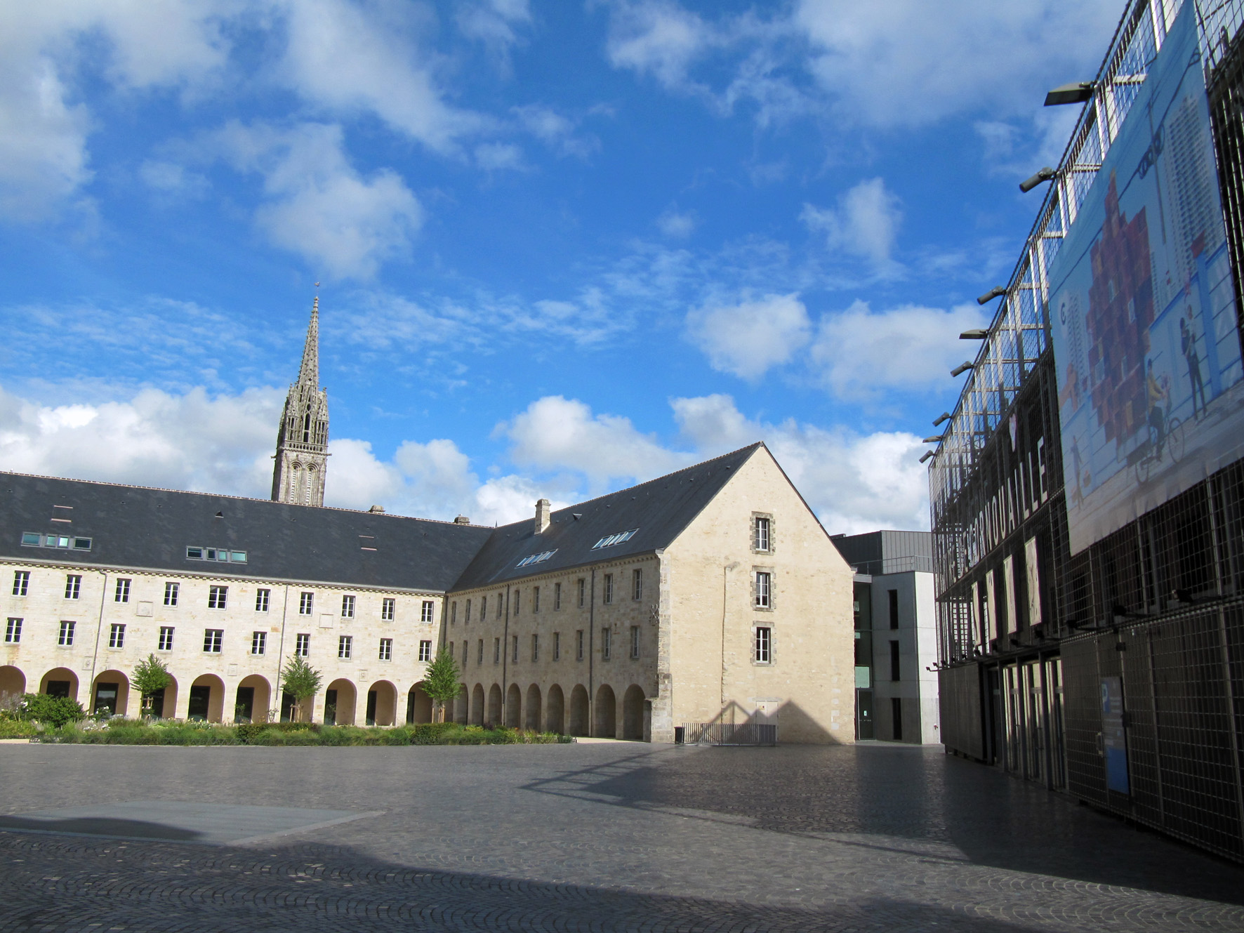 Esplanade François Mitterrand : Quimper (Kemper) : Finistère : Bretagne :  Routard.com