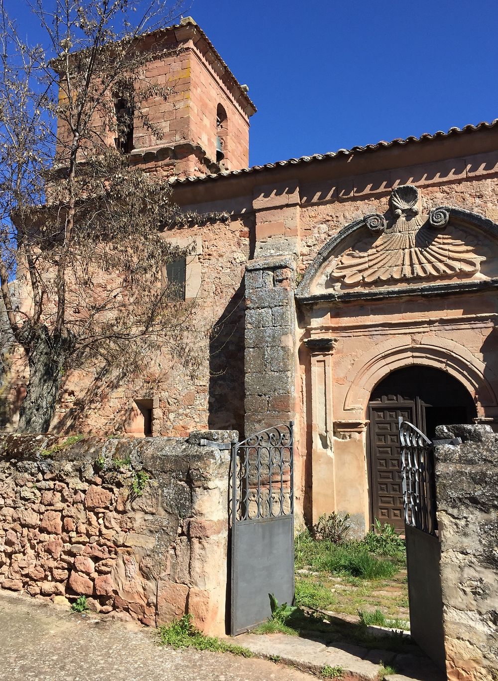 Petite église de campagne