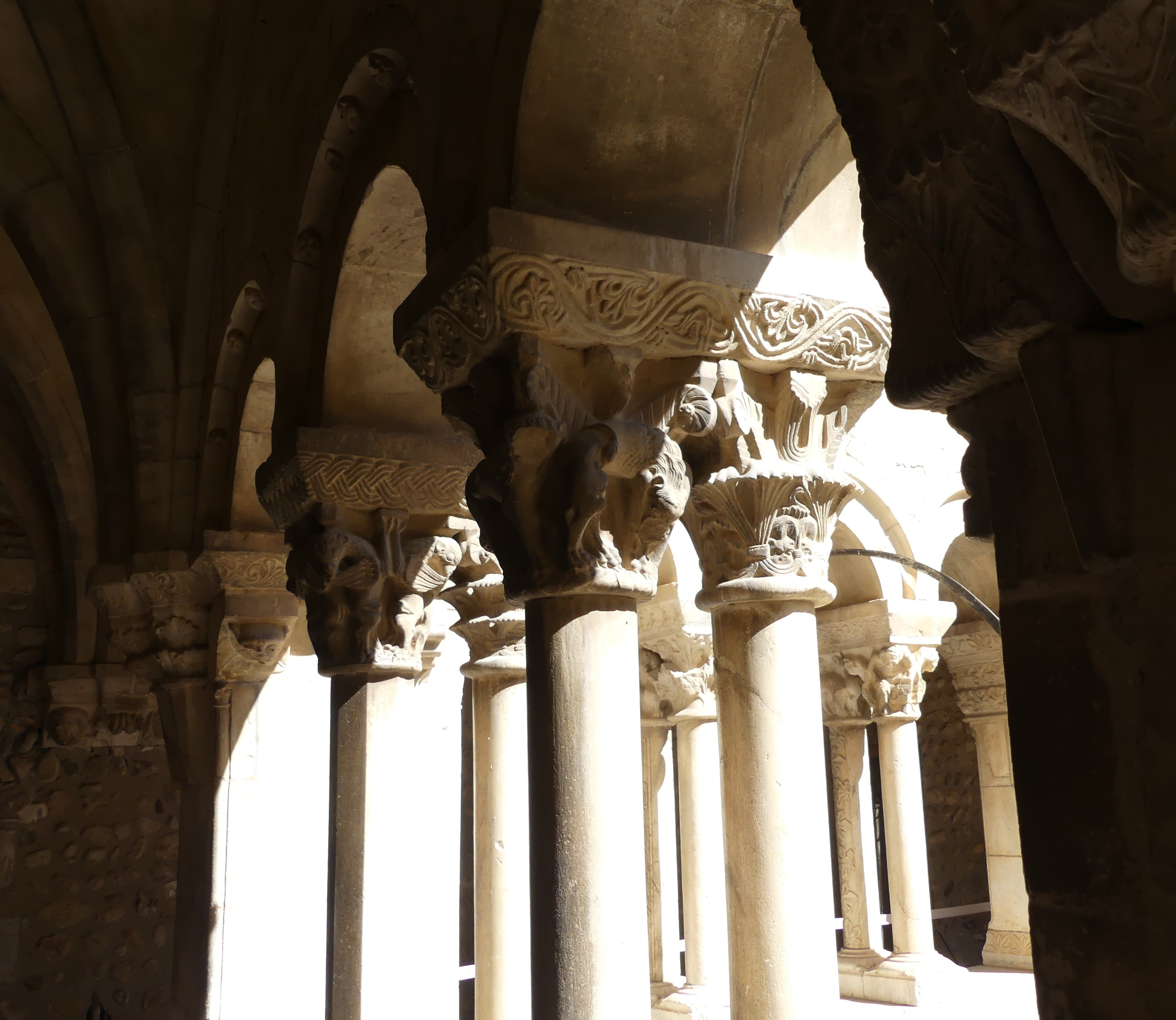 Les chapiteaux du cloître d'Elne Les chapiteaux du cloître d'Elne