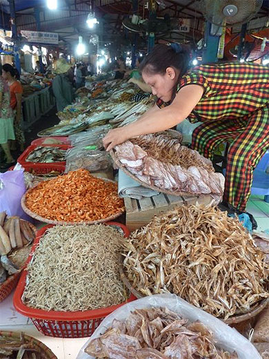 Le marché de Cat Ba Le marché de Cat Ba