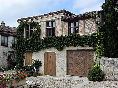 Le village de Pujols Le village de Pujols