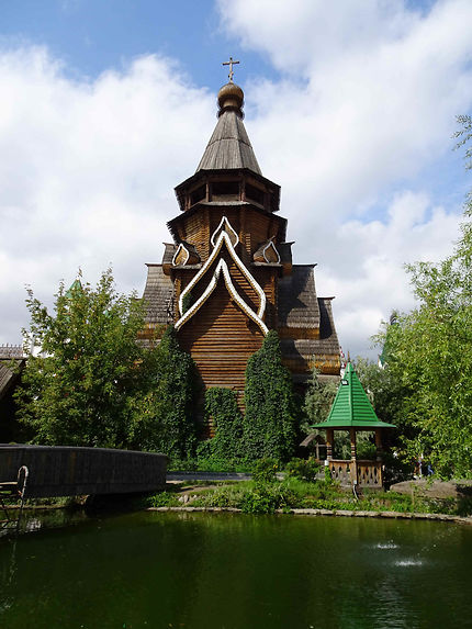 Eglise en bois à Moscou