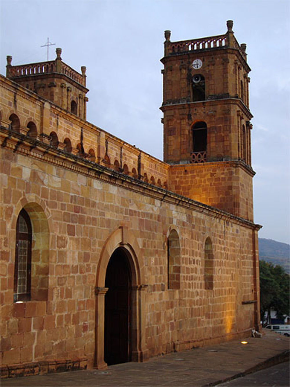 La Catedral de Barichara au coucher de soleil