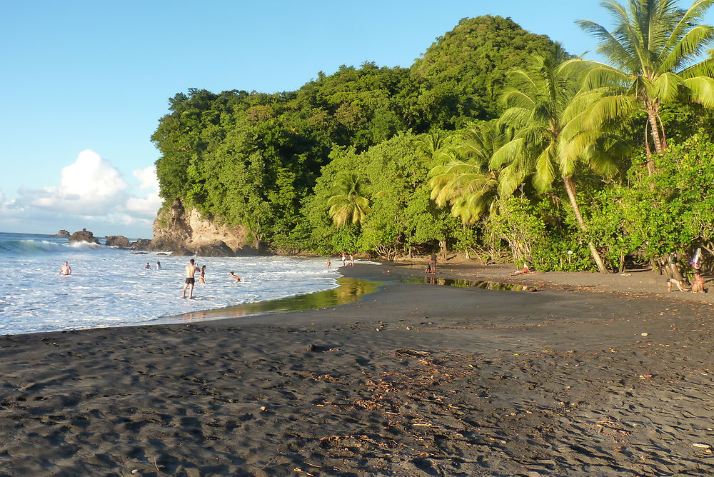 Le sable noir de l'anse Couleuvre