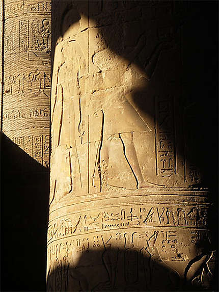 Hiéroglyphes au Temple d'Edfou