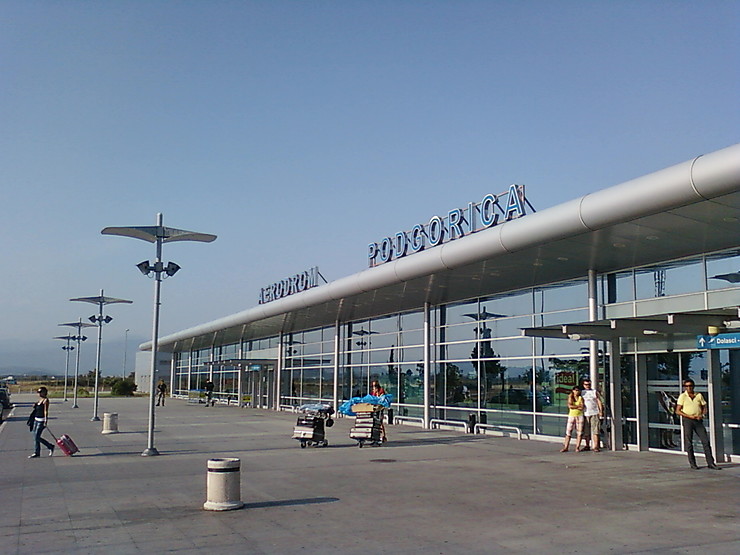 Aéroport de Podgorica - cheguemanu