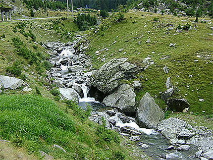 Ruisseau sur la Transfãgãrãsan