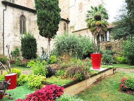 Cloitre jardin de la Cathédrale Sainte-Cécile
