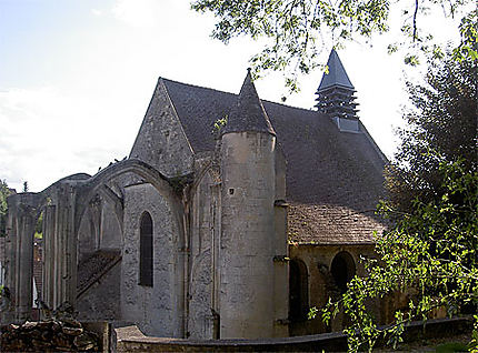 Petite église de l'ancien village de Bouillant