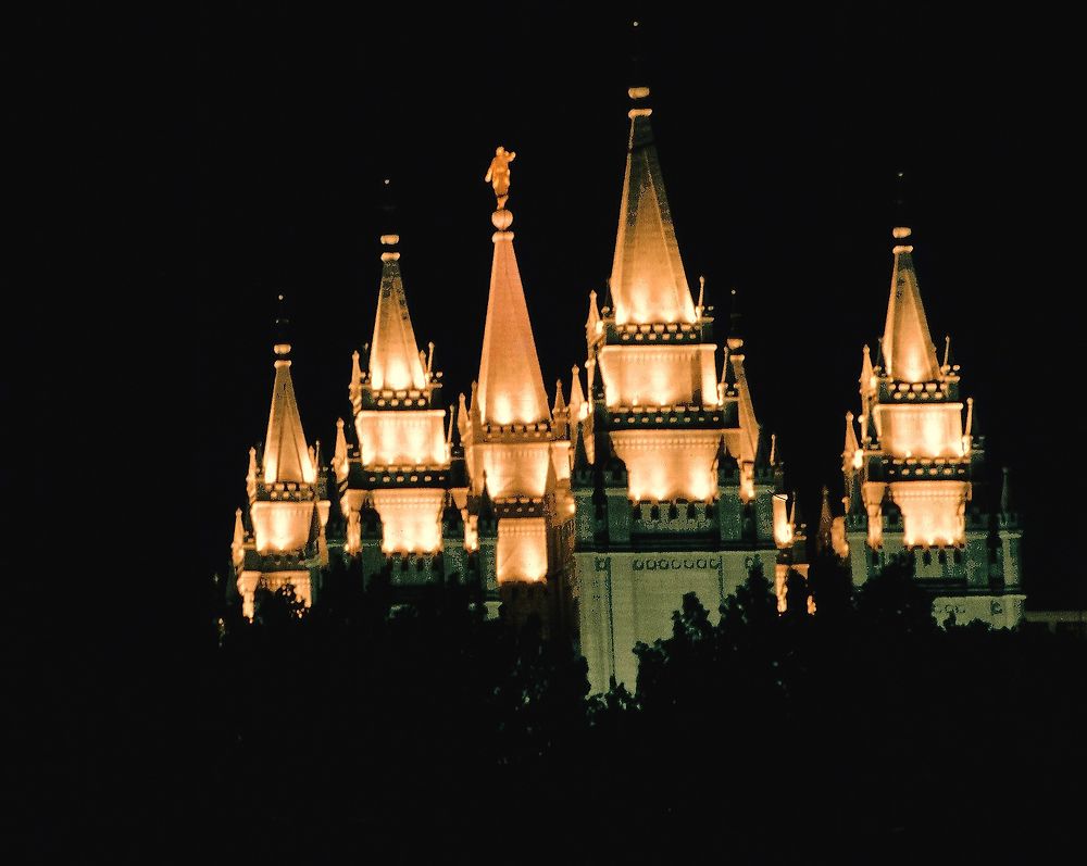 Les flèches du Temple by night