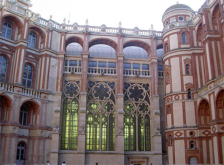 Eglise dans le château de Saint-Germain Eglise dans le château de Saint-Germain
