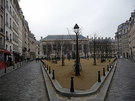 Paris place dauphine en hiver