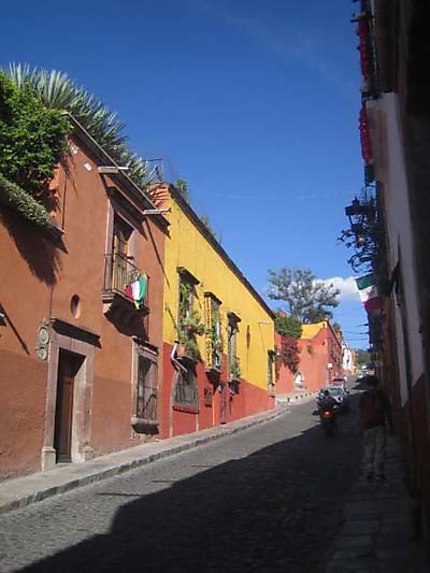 Rue colorée de San Miguel 