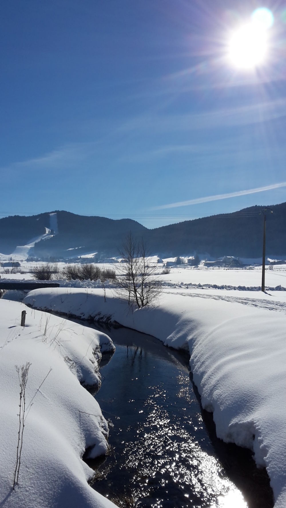 Rivière à Méaudre, sous le soleil froid du matin