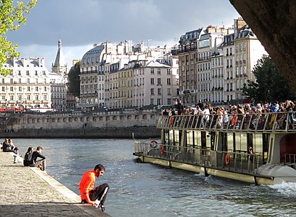 Les touristes sur la Seine