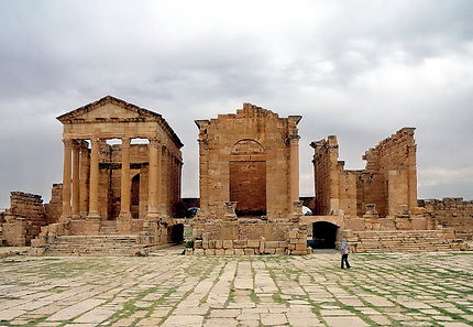 Temples capitolins de Sbeitla Sufetola