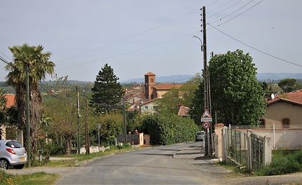 En descendant la rue de la Peyrère