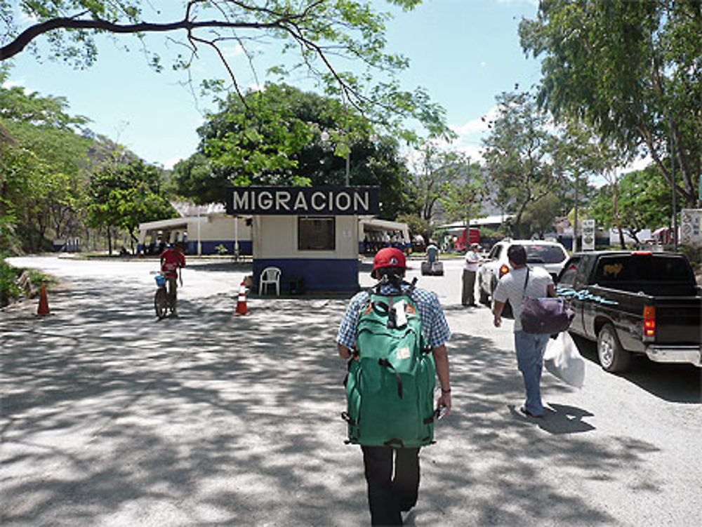 Poste frontière entre le Honduras et El Salvador