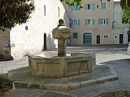 Fontaine de la place d'Ollioules