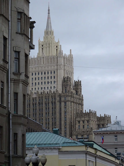 Ministère de Moscou au loin