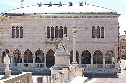 Palais : Palazzo del Comune