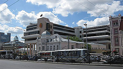 Une rue centrale à Ekaterinburg