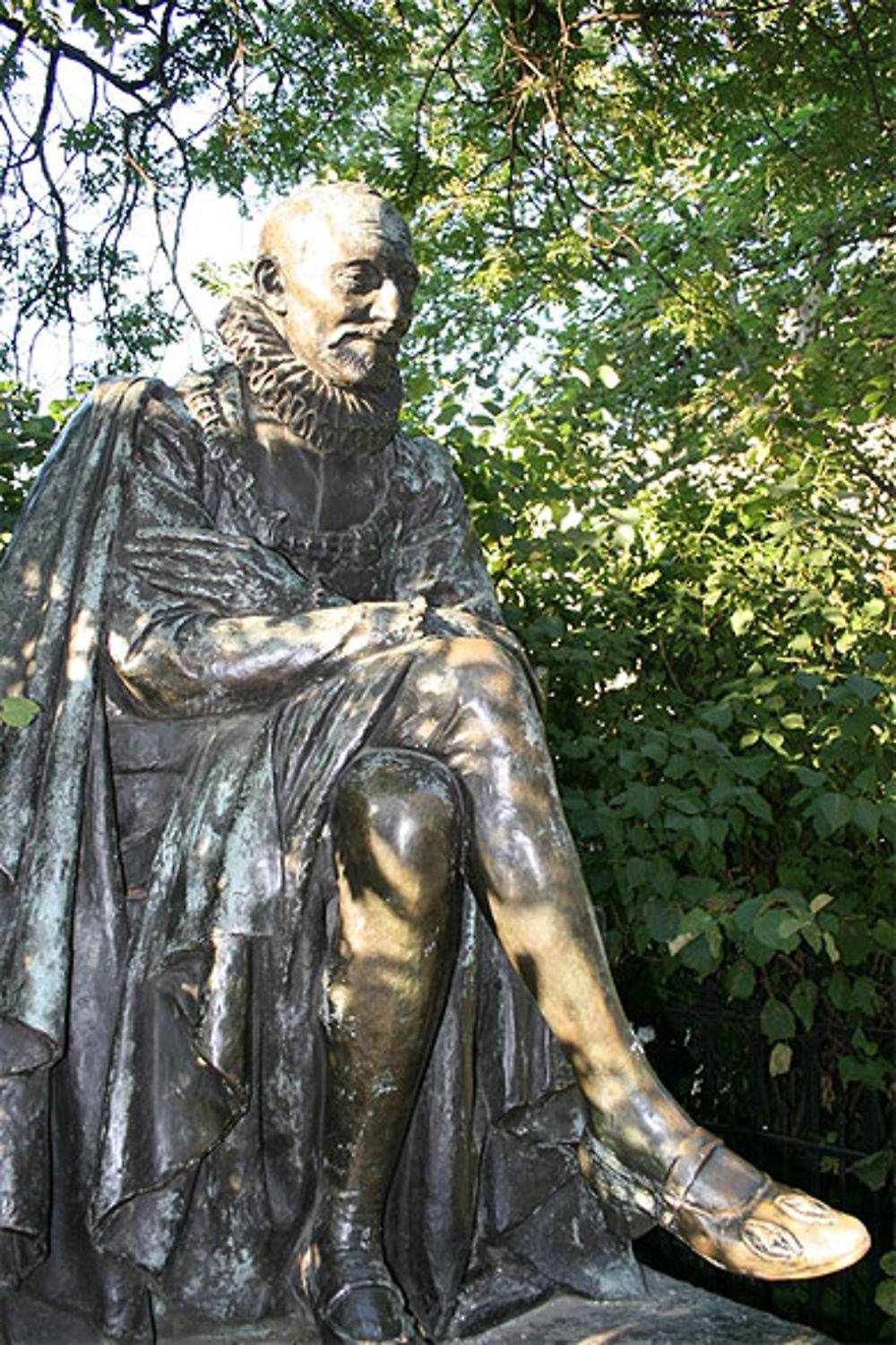 Statue de Montaigne