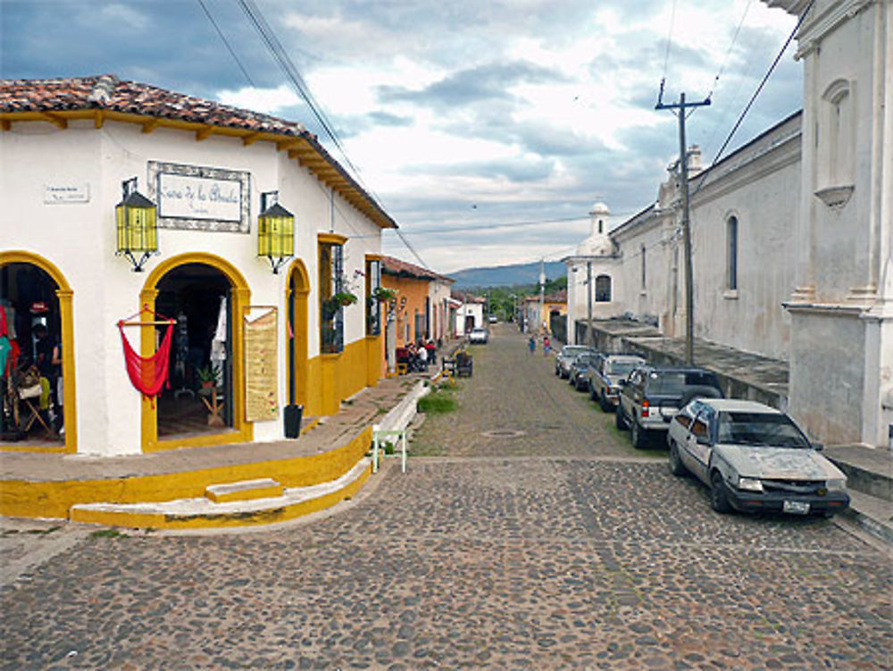 Rue de Suchitoto