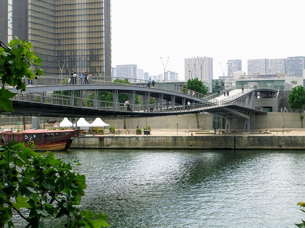 Passerelle Simone de Beauvoir à Paris