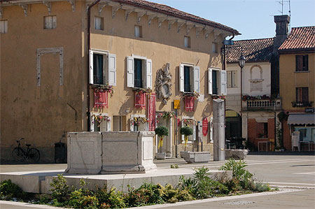Place centrale de Marano Lagunare Place centrale de Marano Lagunare