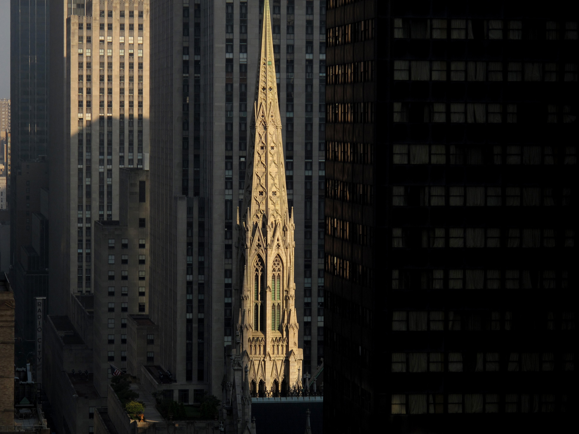 Coucher de soleil sur la cathédrale Coucher de soleil sur la cathédrale