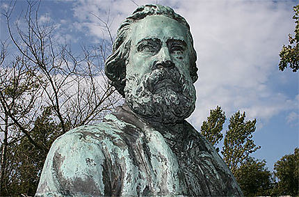 Buste de Jean-François Millet