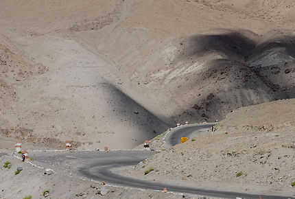 Les courbes des routes du Ladakh