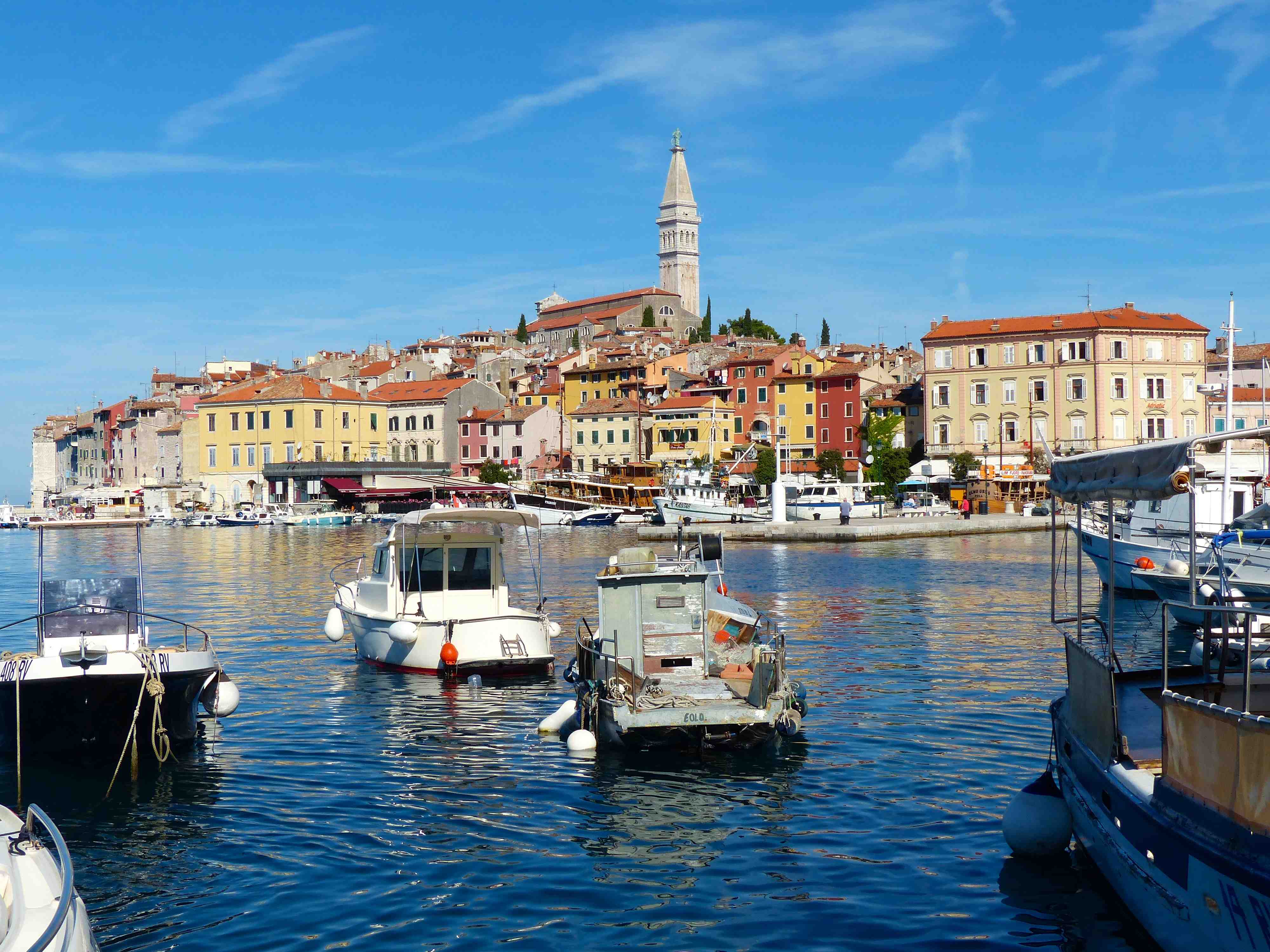 Port de Rovinj  Bateaux Transport Rovinj  Istrie 