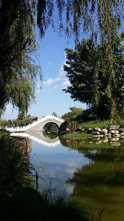 Pont à l entrée de Xizhou, village près de Dali