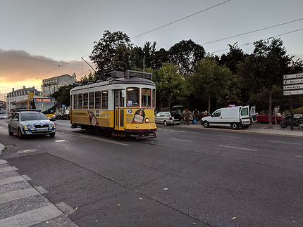 Tram jaune de Lisbonne