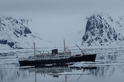 Notre bateau au Svalbard